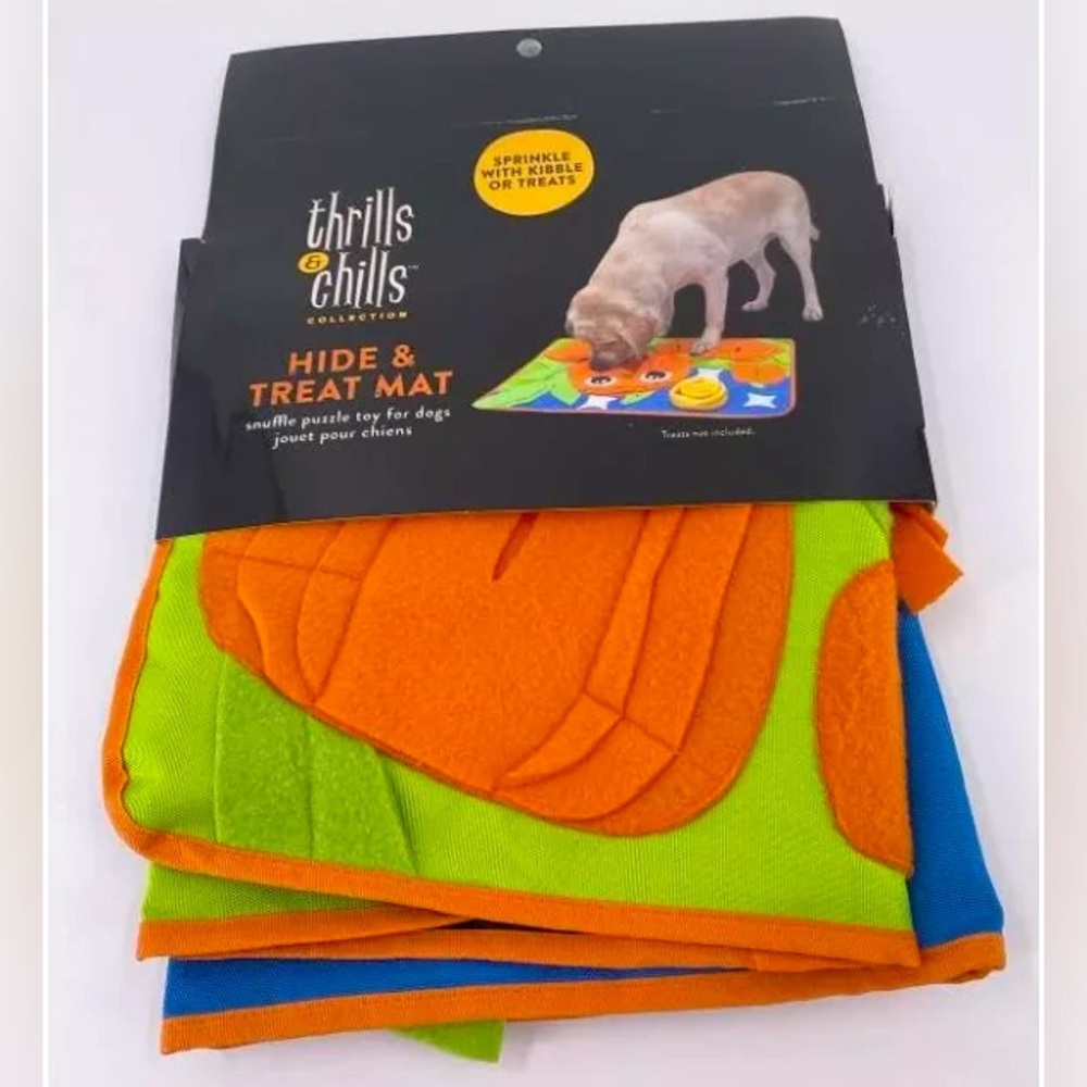 Halloween Pet Thrills & Chills Dog Hide & Treat Mat Puzzle Snuffle NWT